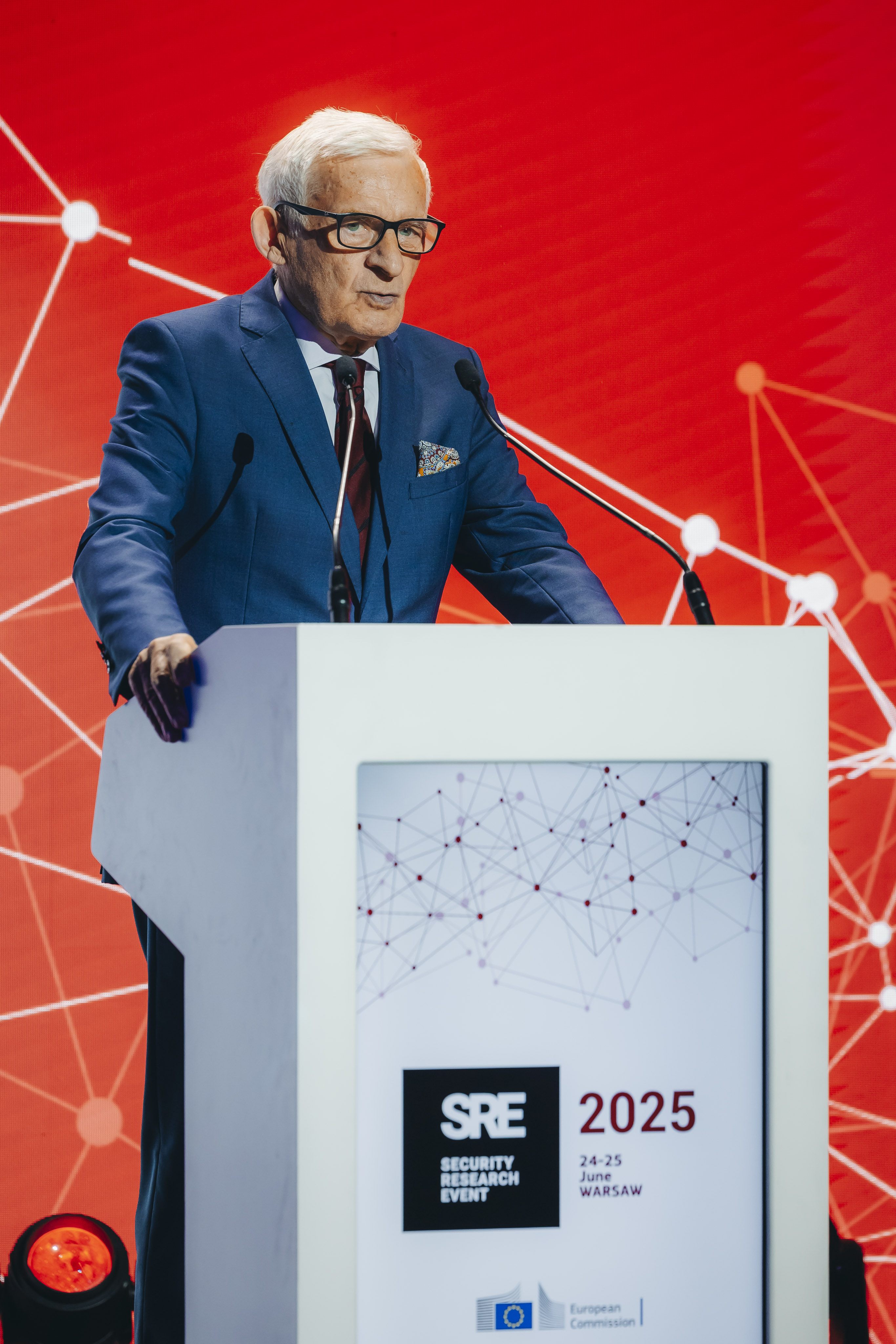 Jerzy-Buzek-keynote-speech